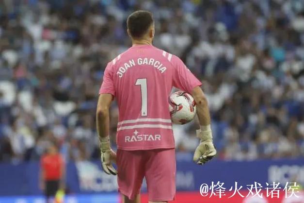 世体：霍安-加西亚因碰撞受伤，步态不稳，但可继续上场